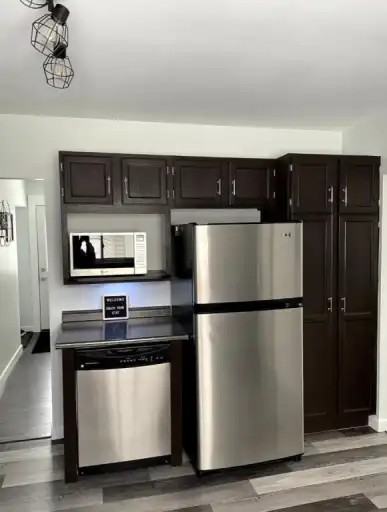 683 22 Street East - Photo 3 of 15