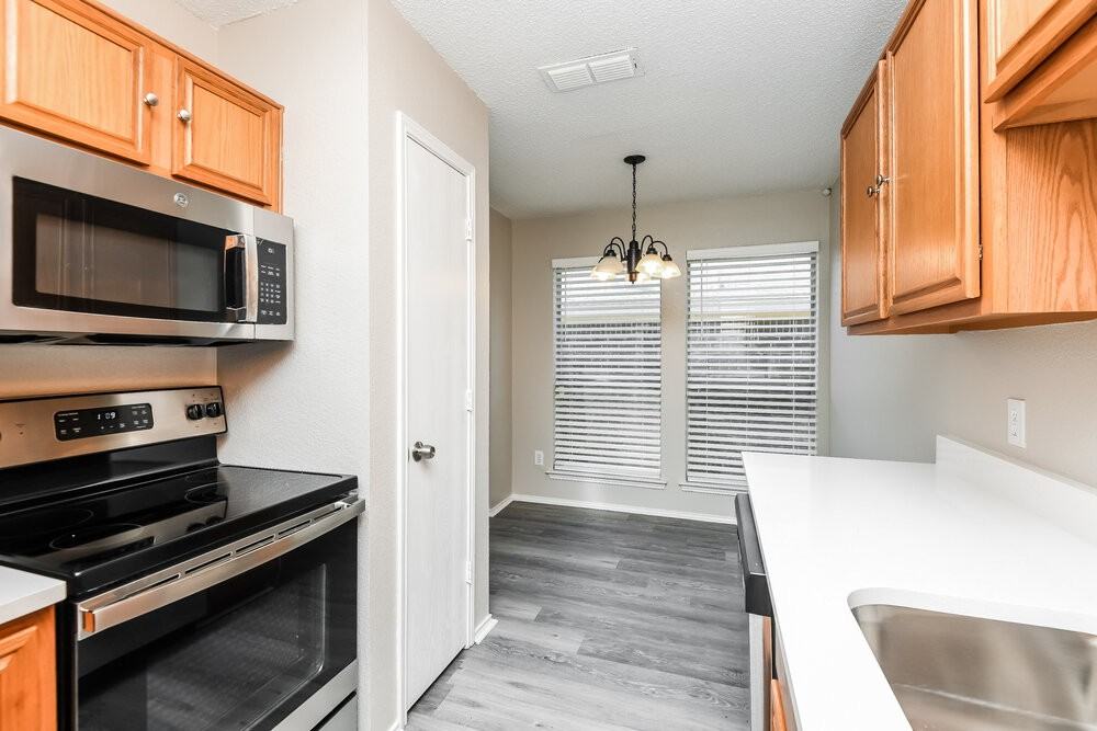 2428 Ensenada Lane - Photo 7 of 16