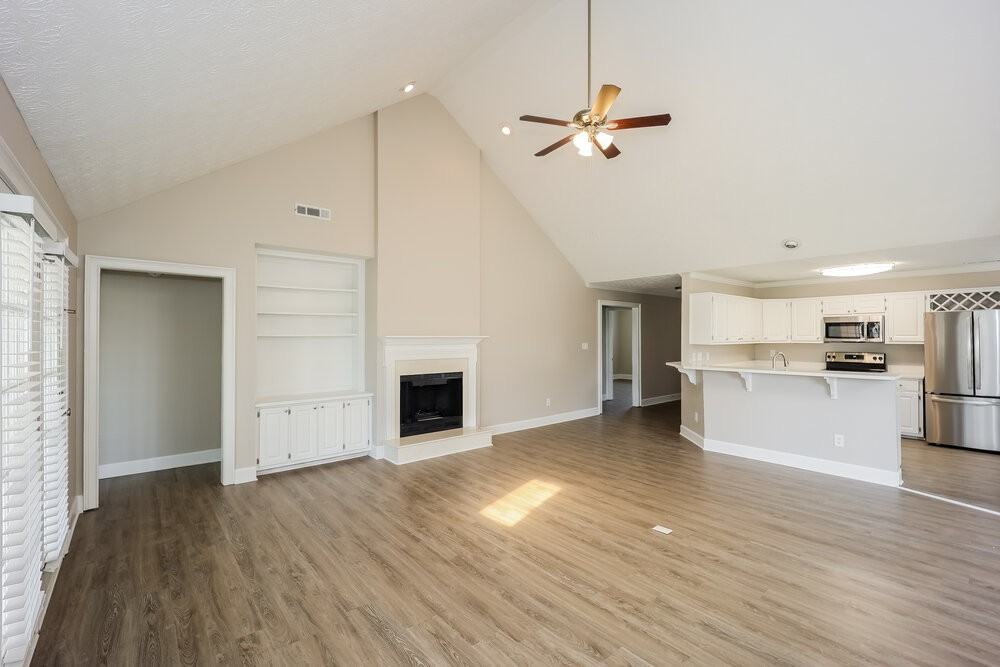 495 Fairway Ct - Photo 5 of 17