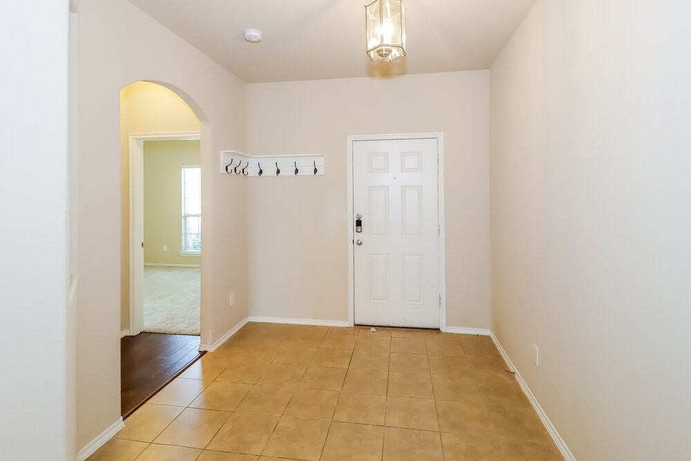 140 Briar Grove Dr - Photo 3 of 16