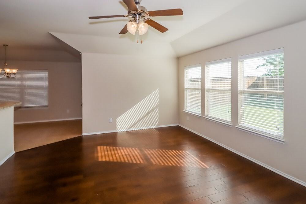 140 Briar Grove Dr - Photo 4 of 16