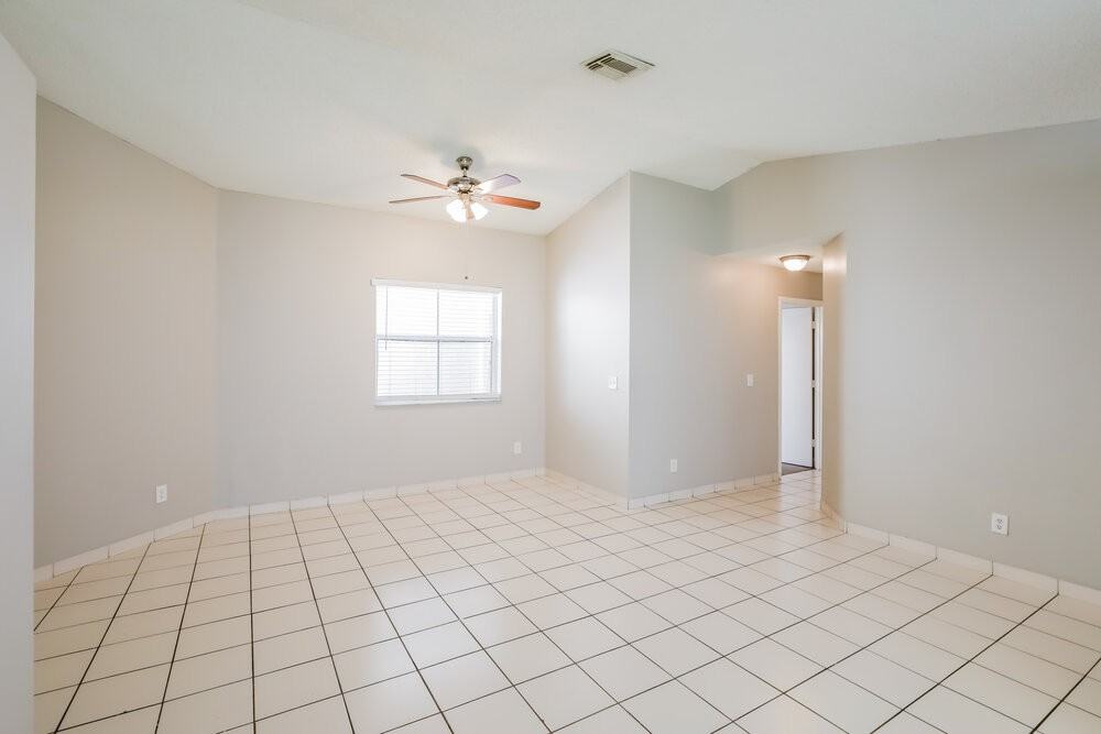 7507 Northwest 3rd Court - Photo 4 of 16