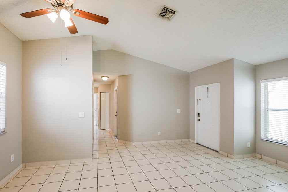 7507 Northwest 3rd Court - Photo 5 of 16