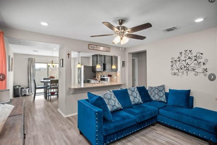 19213 Zachary Taylor St - Photo 3 of 16