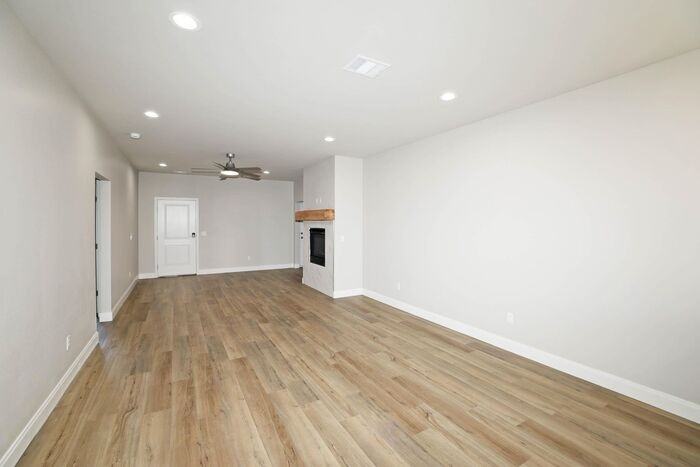 4707 Carmel Avenue - Photo 2 of 19