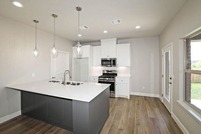 4707 Carmel Avenue - Photo 3 of 19