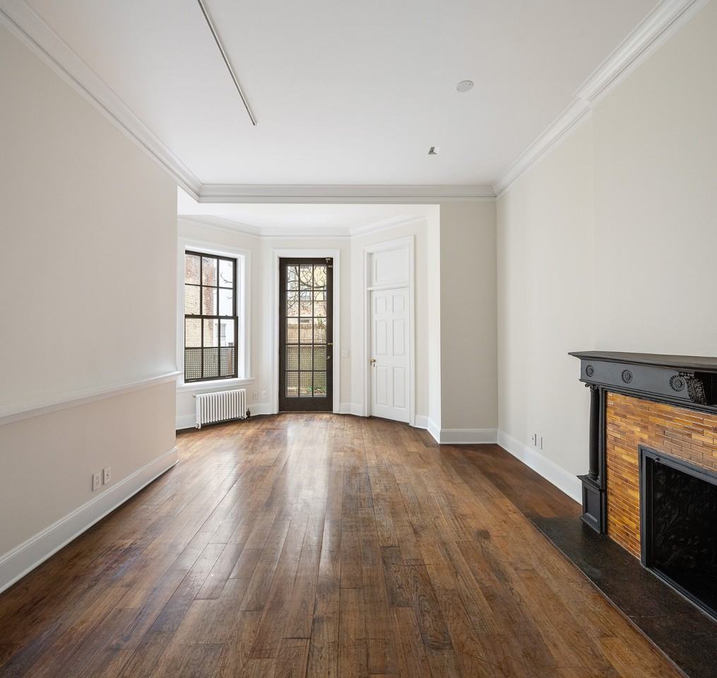 127 East 69th Street #RES3 - Photo 5 of 9