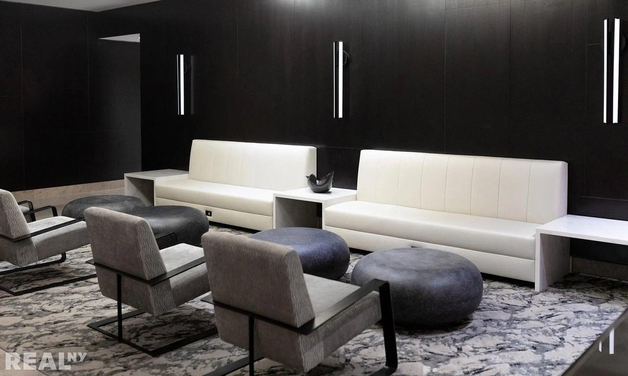 Gold Street #4810 - Photo 3 of 17