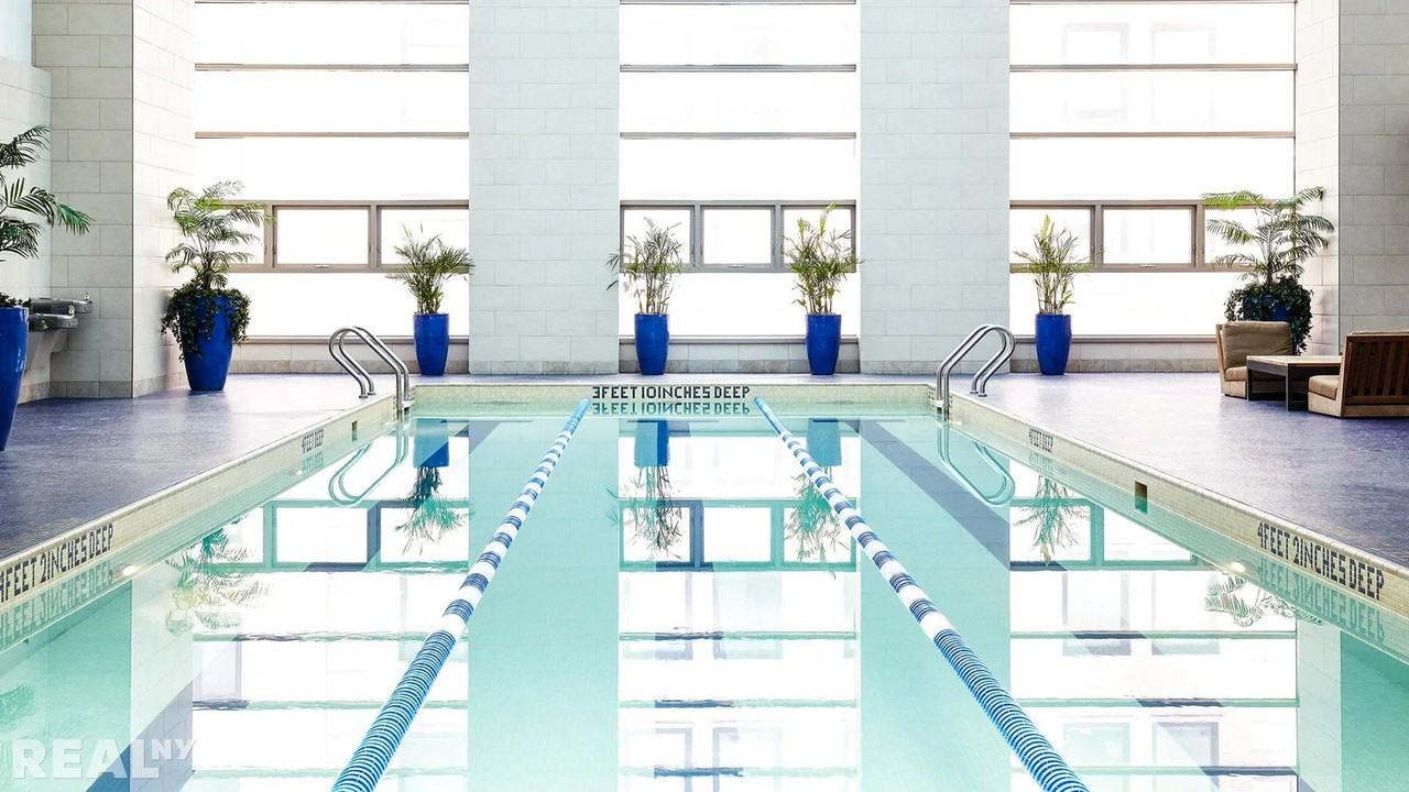 Gold Street #4810 - Photo 4 of 17