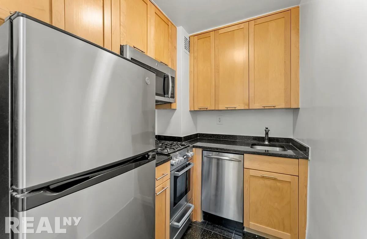 East 36th Street #6O - Photo 2 of 2