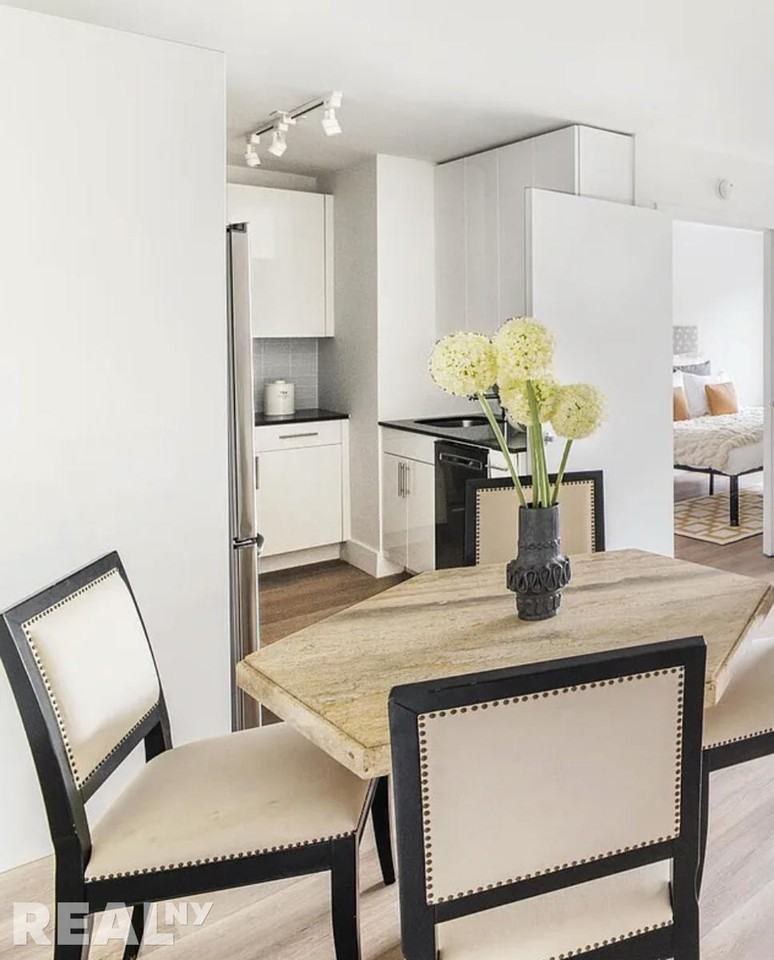 East 34th Street #6E - Photo 3 of 3