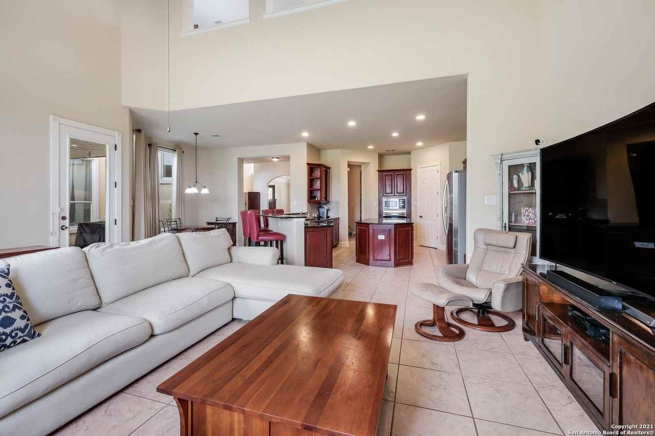 18211 Branson Falls - Photo 4 of 26