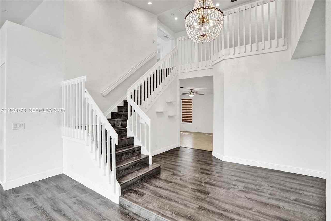 740 Cypress Pointe Drive East - Photo 4 of 46