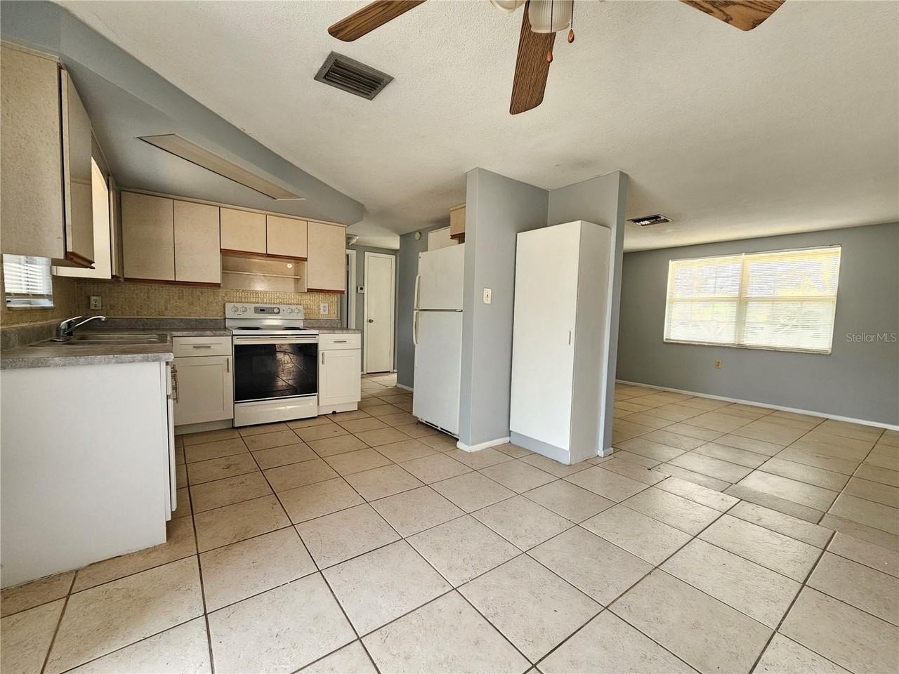 7825 Sagebrush Drive - Photo 7 of 17