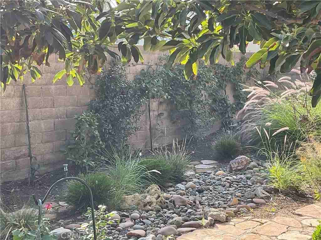 1429 East Albion Lane - Photo 4 of 34