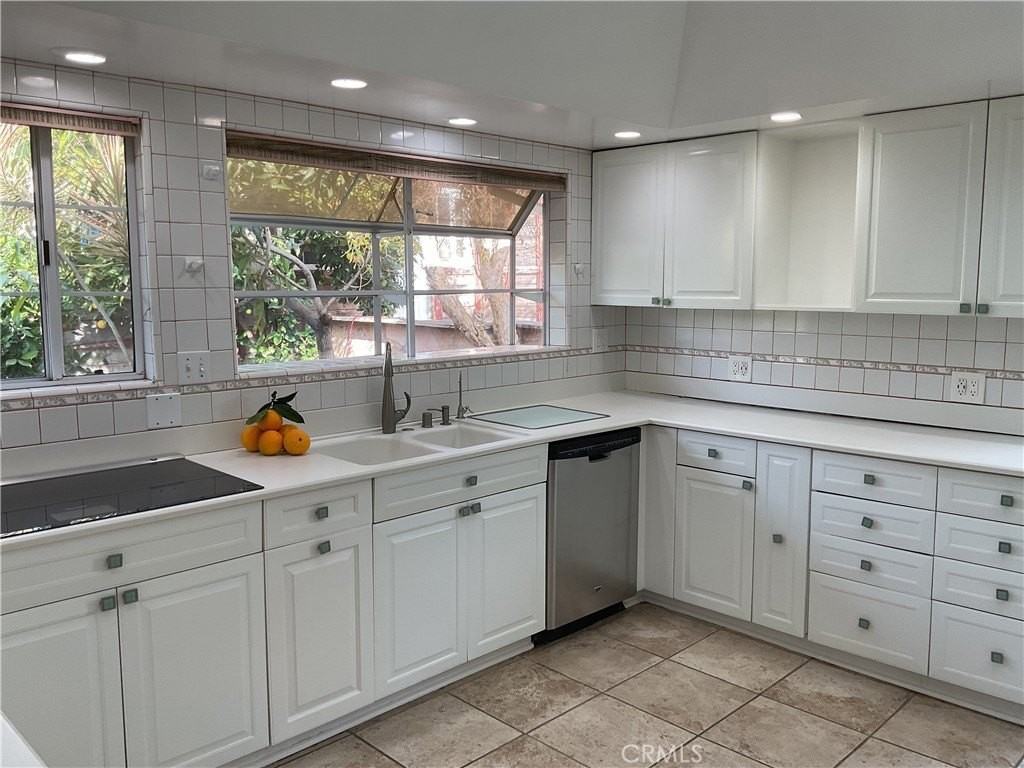 1429 East Albion Lane - Photo 7 of 34