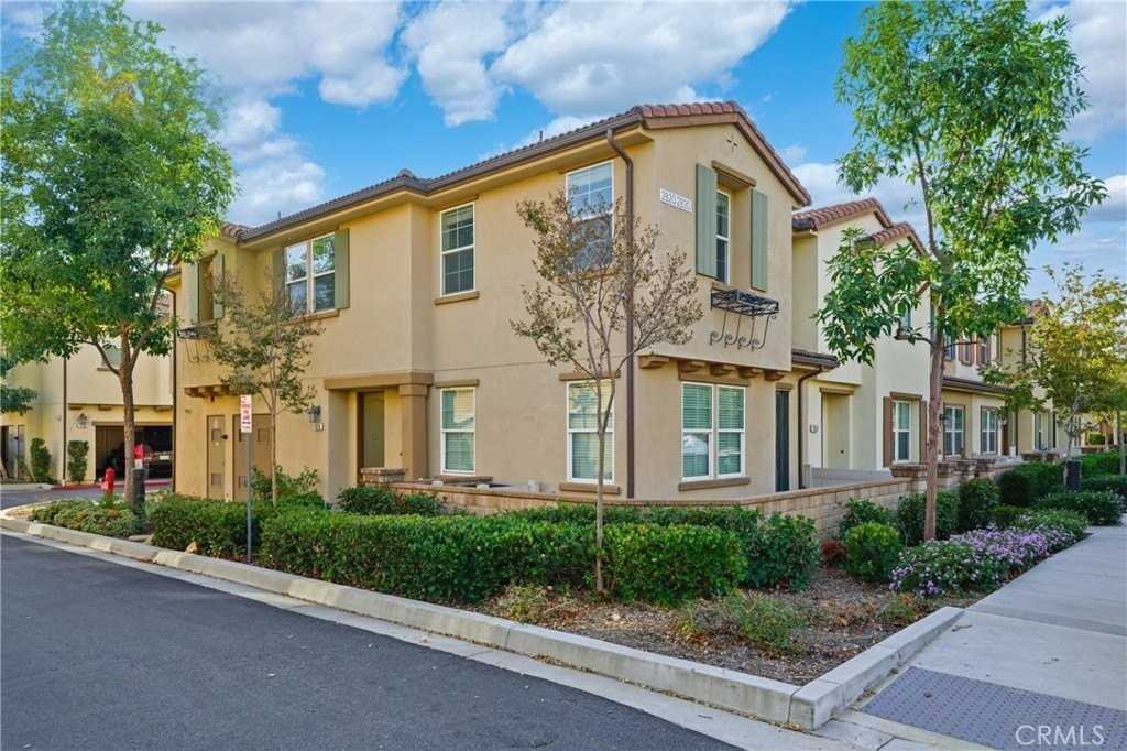 2830 E via Fiano - Photo 2 of 27