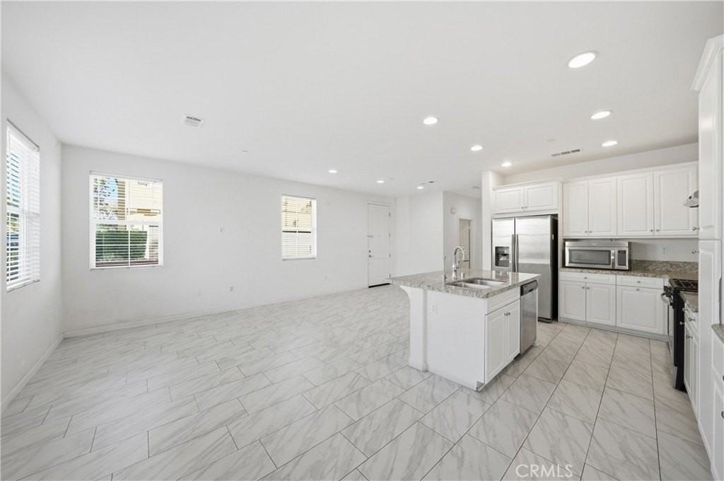 2830 E via Fiano - Photo 5 of 27