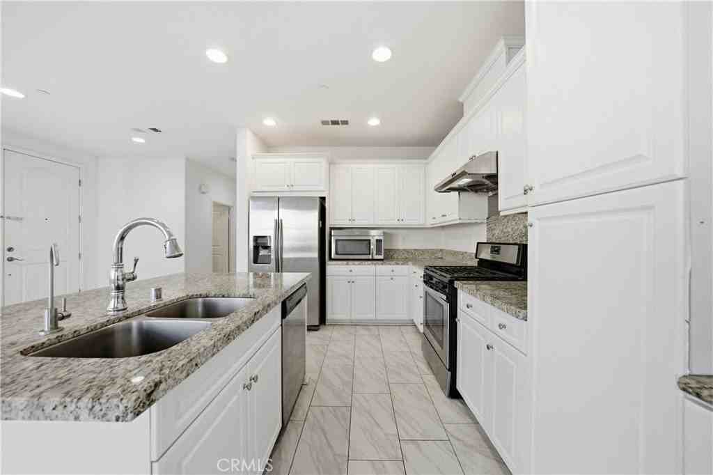 2830 E via Fiano - Photo 6 of 27