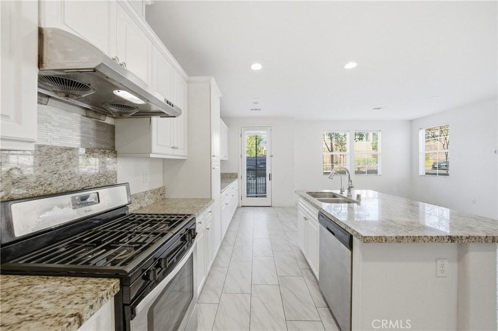 2830 E via Fiano - Photo 7 of 27