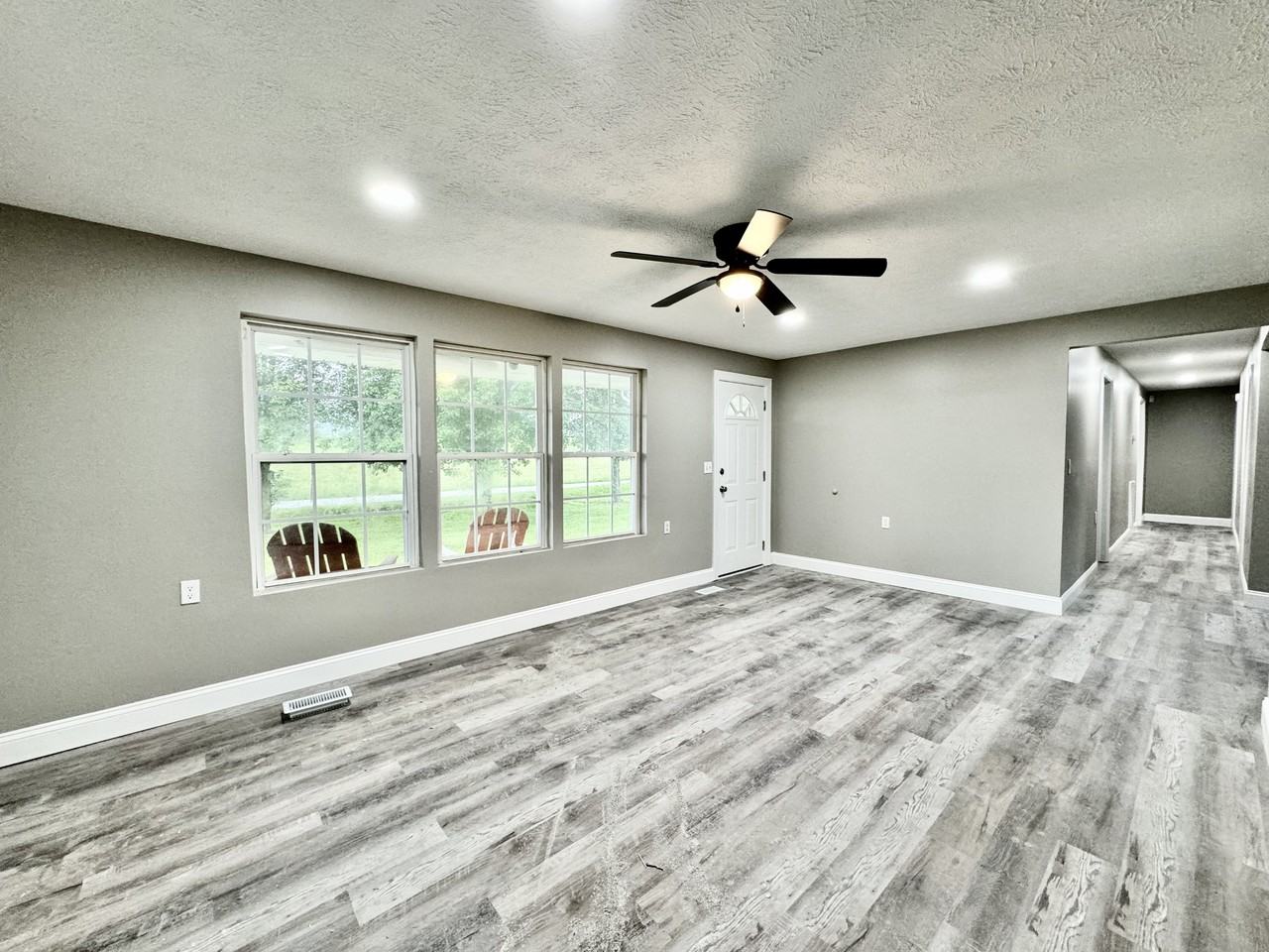 481 Londonderry Road - Photo 3 of 6