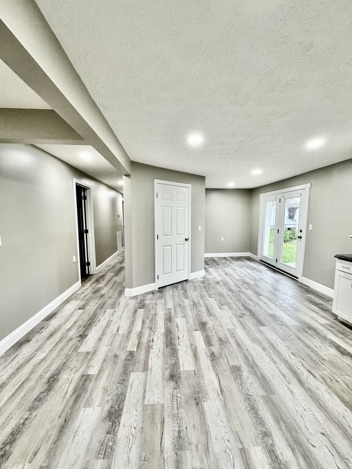 481 Londonderry Road - Photo 4 of 6