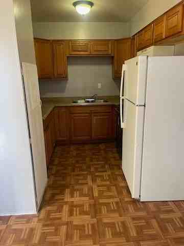 304 Charleston Street Northeast #3 - Photo 3 of 8