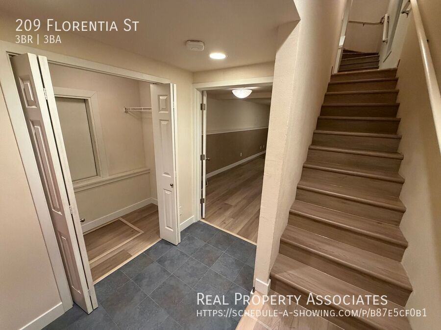 209 Florentia Street - Photo 4 of 25