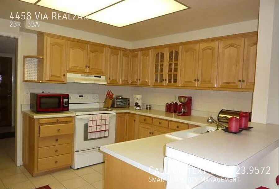 4458 Via Realzar