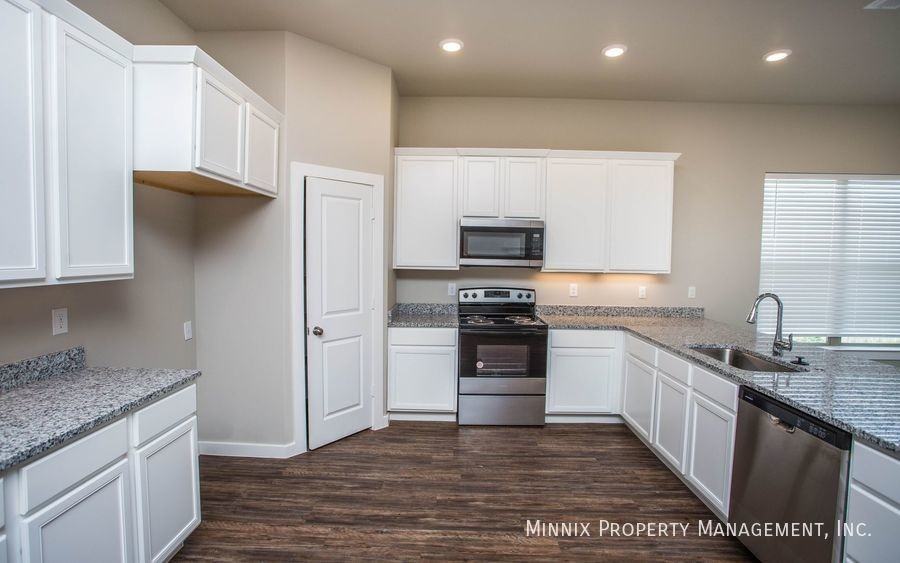 2154 Kirksey Avenue - Photo 7 of 47