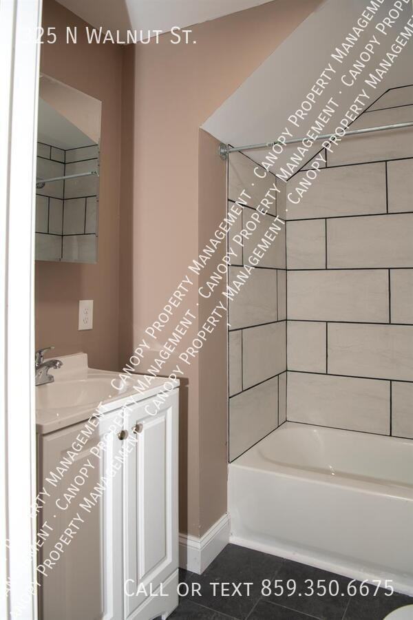 325 North Walnut Street - Photo 4 of 11