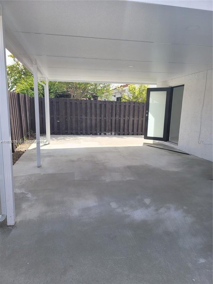 8900 Southwest 5th Terrace #8900 - Photo 7 of 15