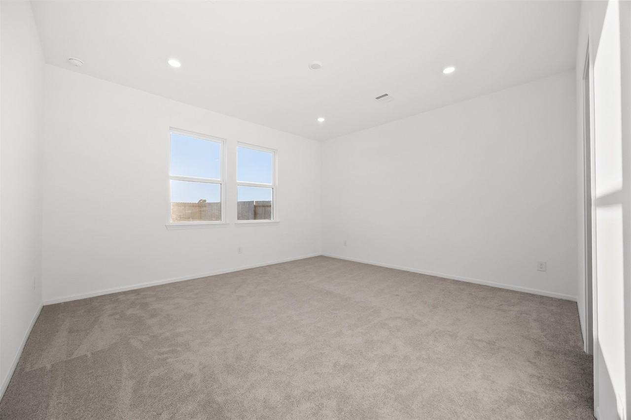 21919 Hat Creek Dr #21919 - Photo 2 of 39