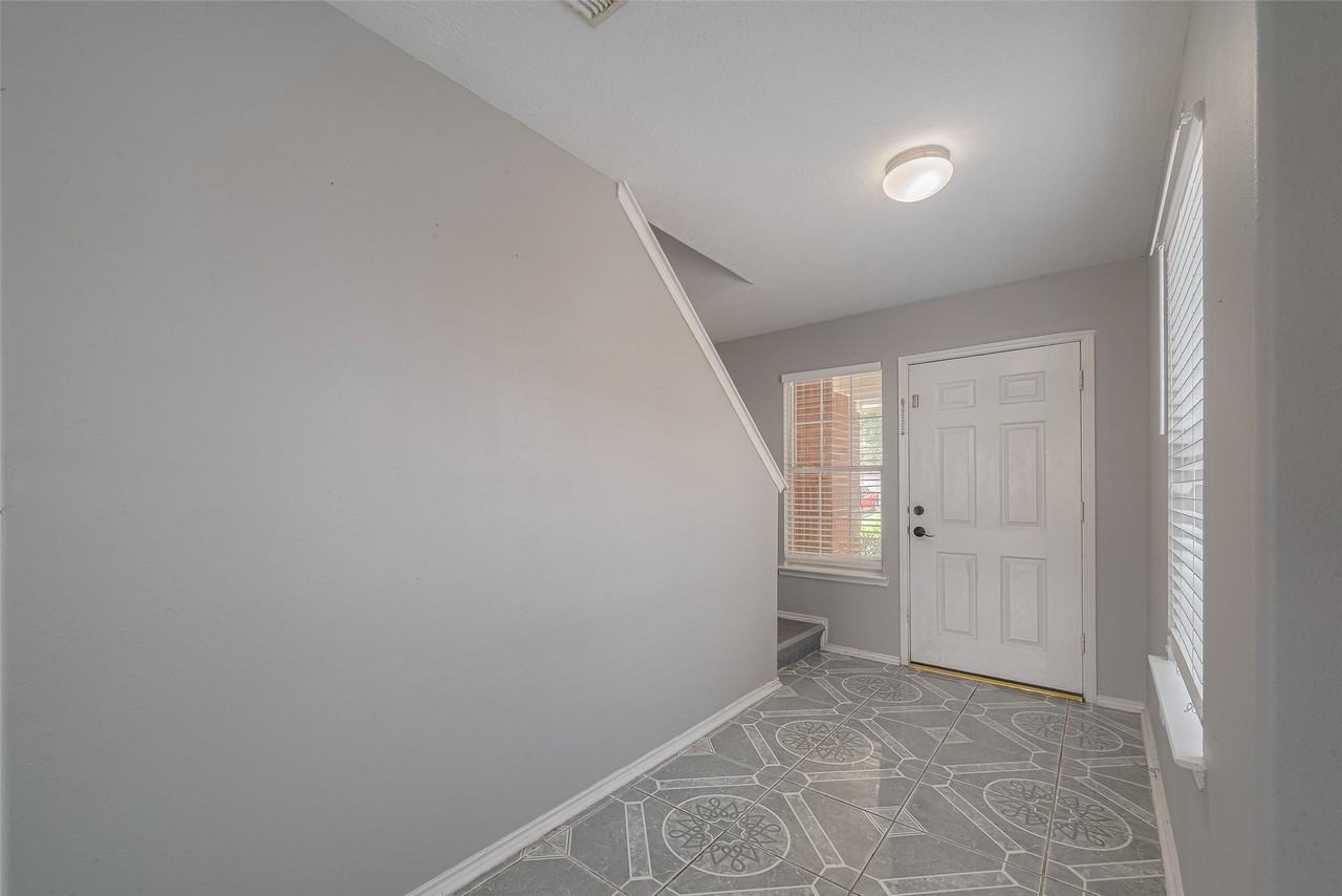 9926 Myrtle Field Lane #9926 - Photo 2 of 34