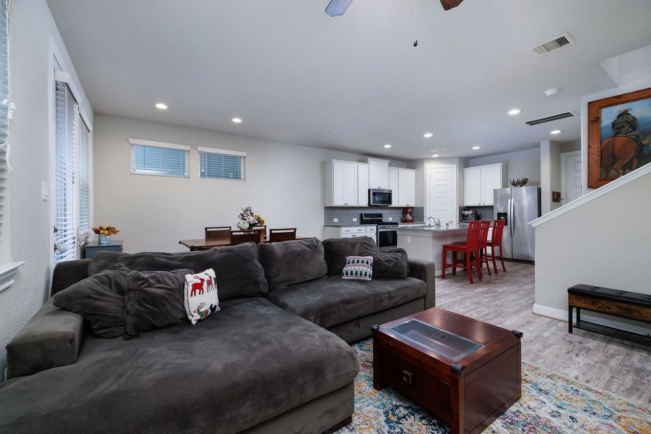 10002 Waving Grain Ln #10002 - Photo 5 of 35