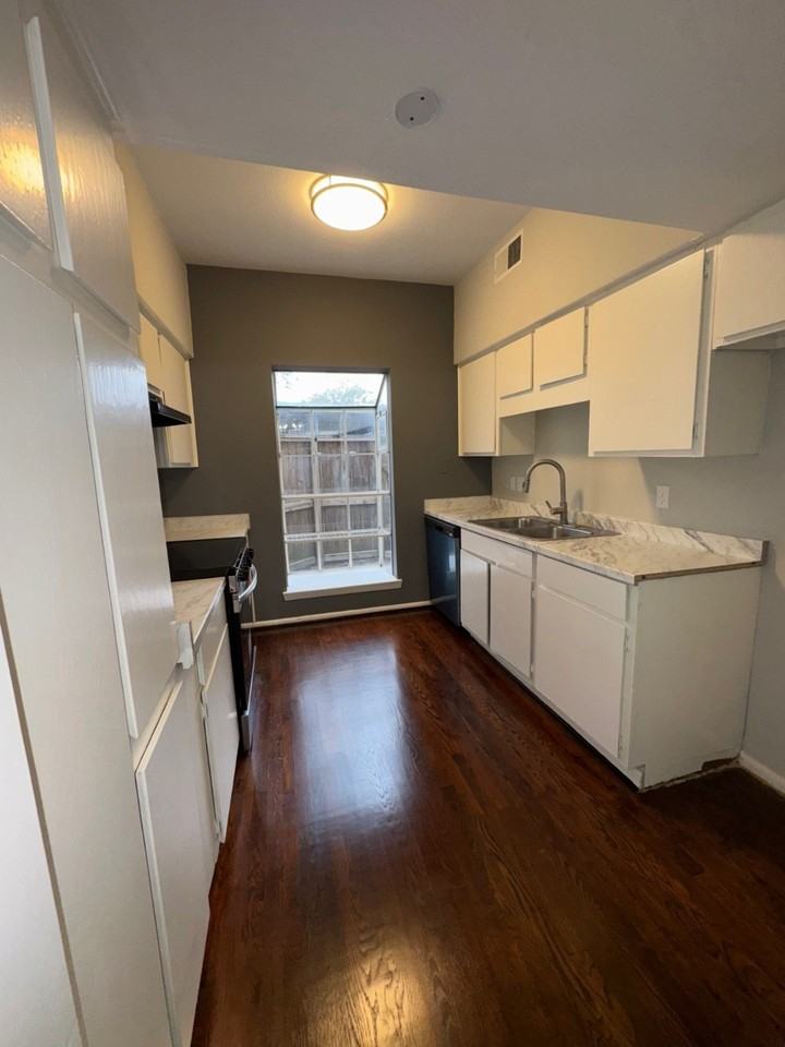 9809 Richmond Avenue #9809J1 - Photo 4 of 18