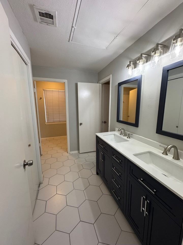 9809 Richmond Avenue #9809J1 - Photo 7 of 18