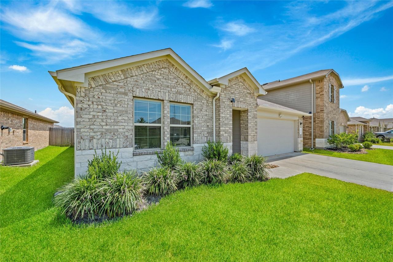 22715 Ginosa Trail #22715 - Photo 2 of 26