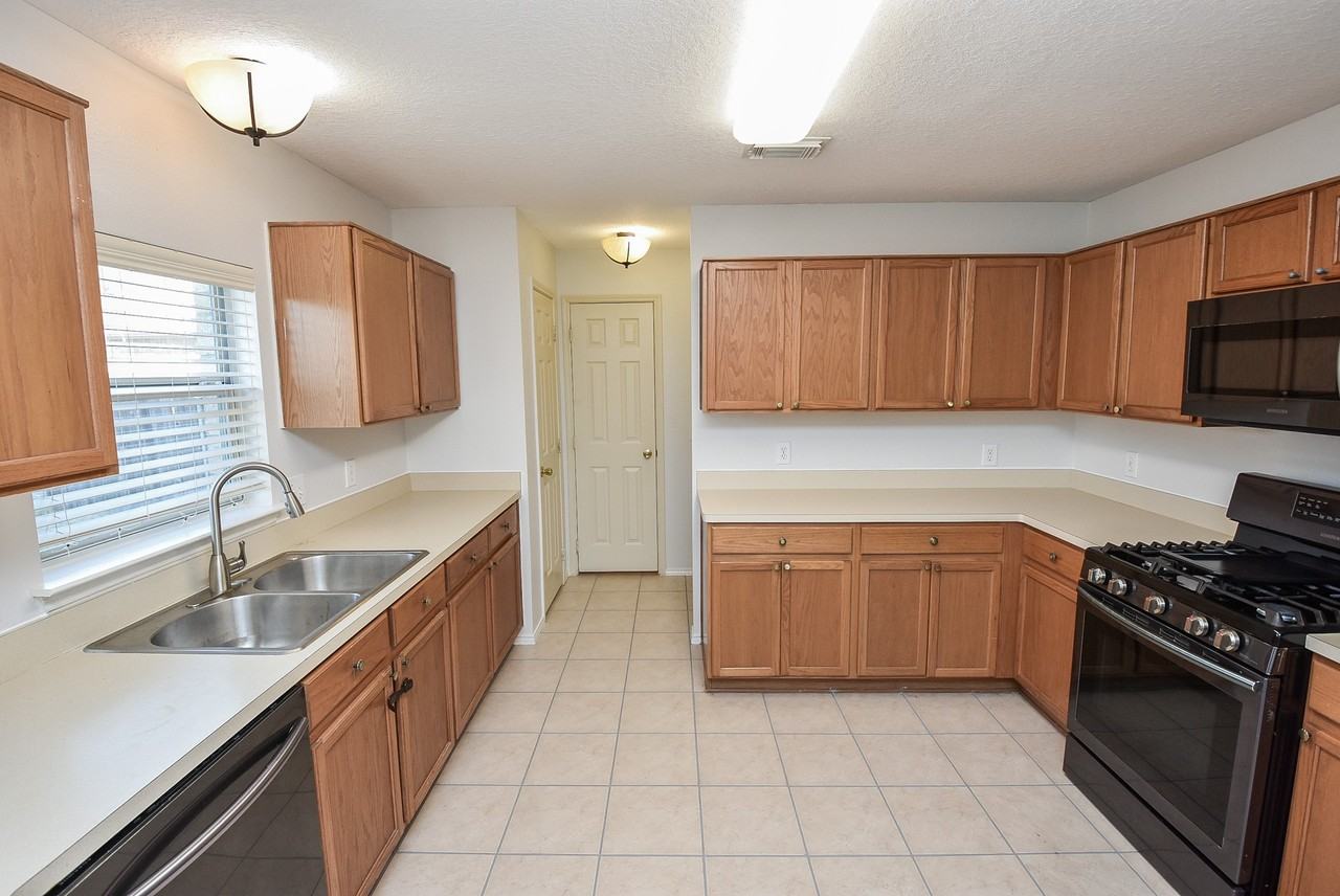 4839 Windy Bluff Court #4839 - Photo 4 of 32