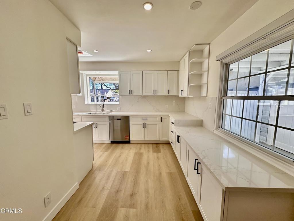 17449 Keswick Street #17449 - Photo 3 of 22