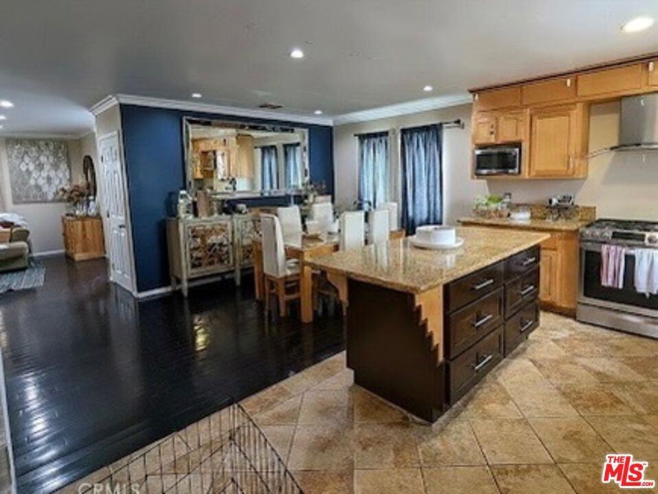 South Harcourt Avenue #2317 - Photo 4 of 5