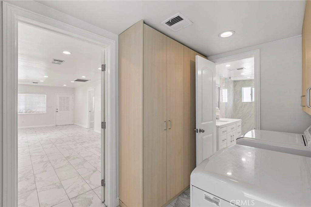 2028 East Cienega Avenue #2028 - Photo 5 of 17