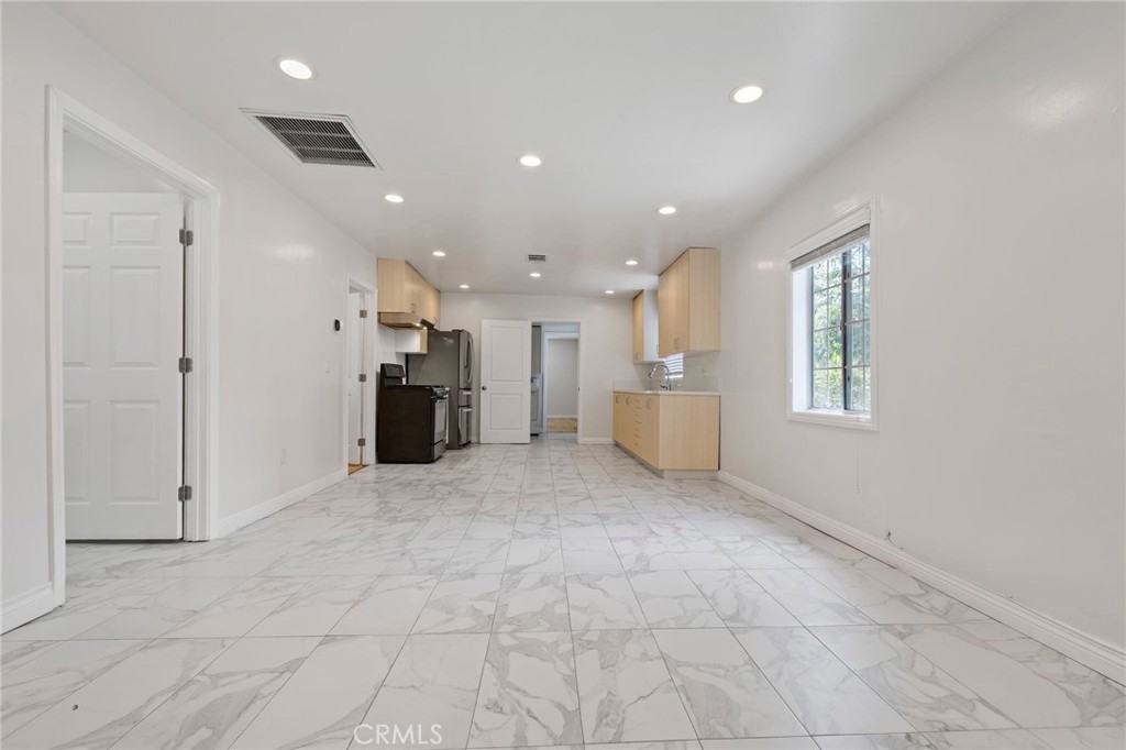 2028 East Cienega Avenue #2028 - Photo 7 of 17