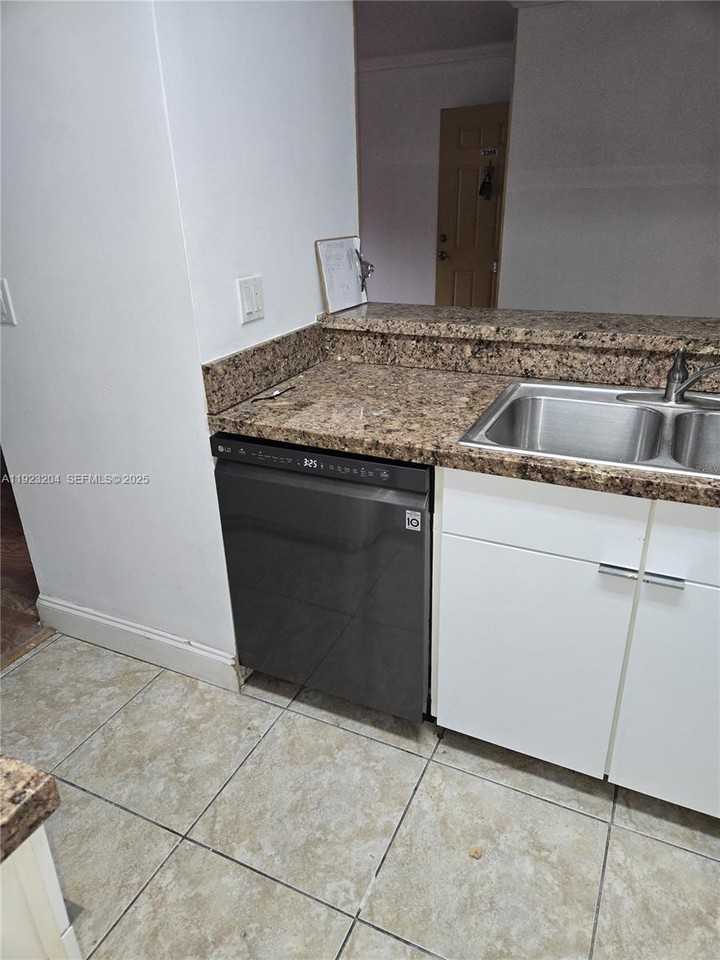 Gardens #1265-2205 - Photo 4 of 20