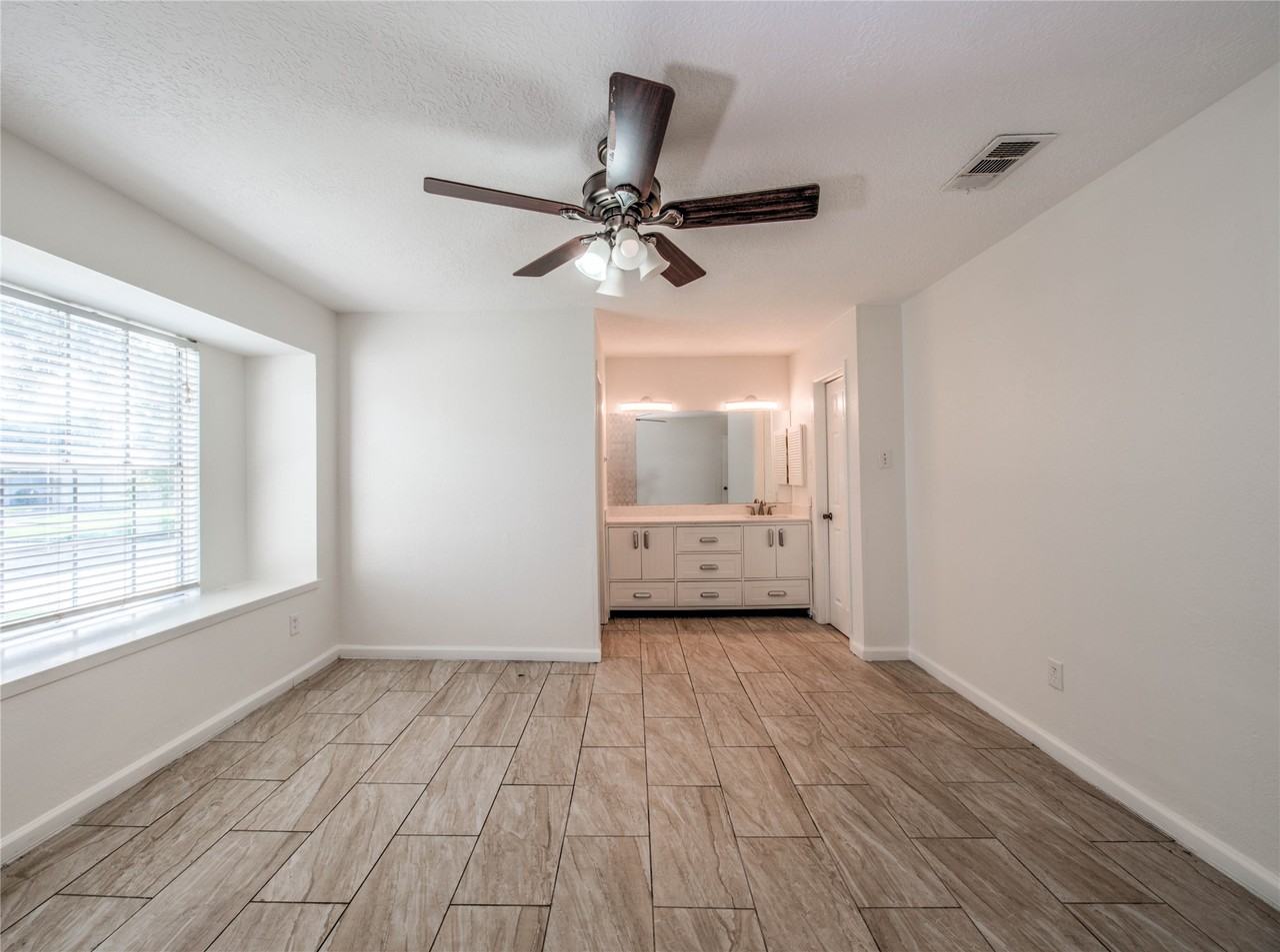 6726 Grant Drive #6726 - Photo 4 of 28