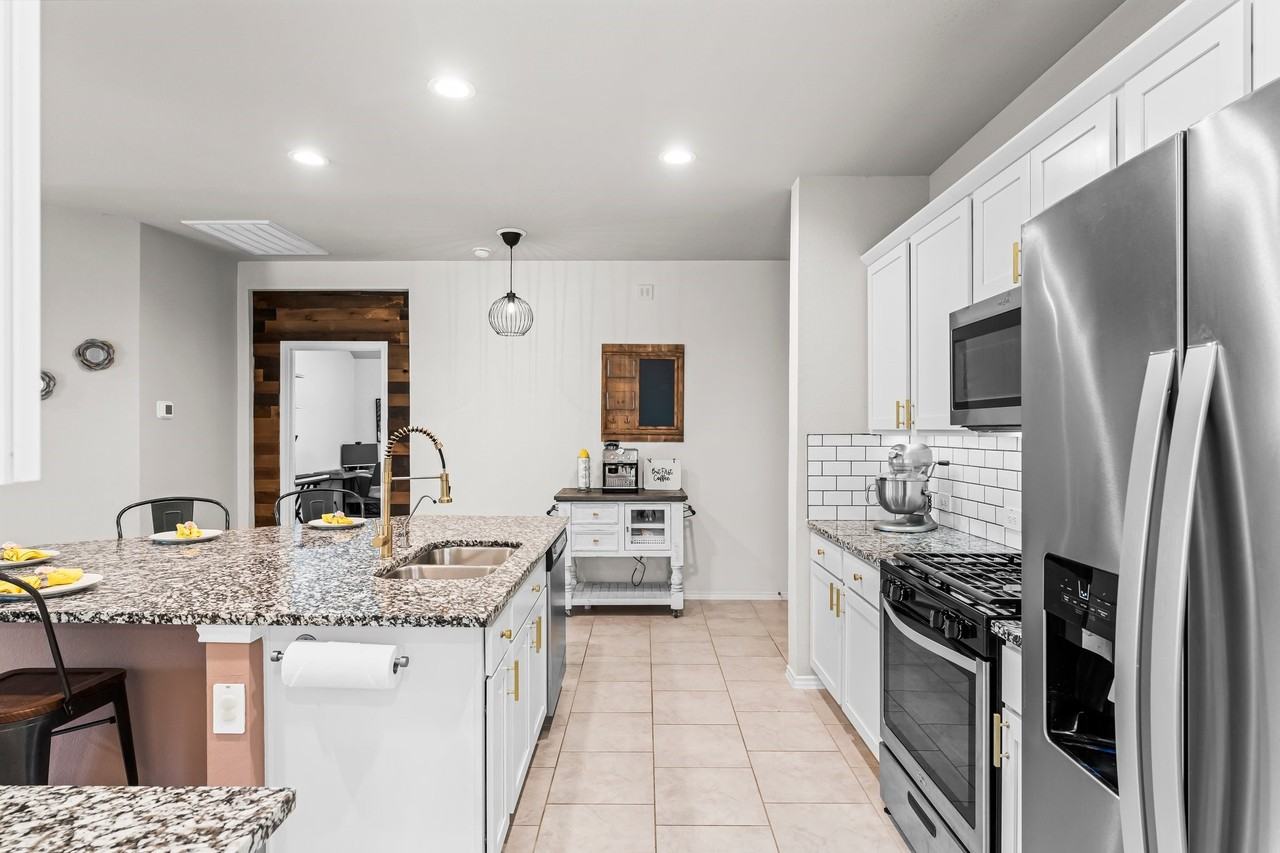 3525 Pearl Mill Lane #3525 - Photo 3 of 40