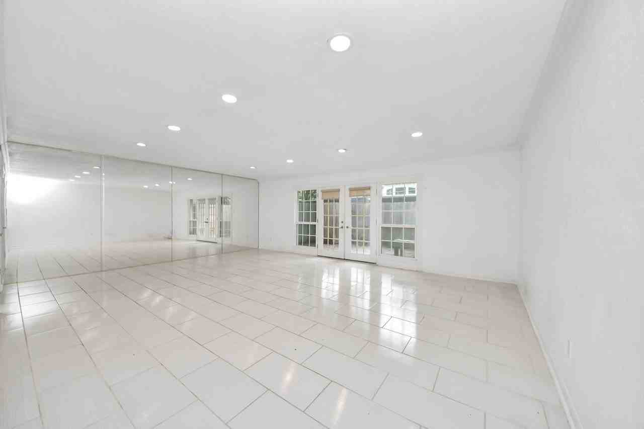 832 Wax Myrtle Lane #832-832 - Photo 7 of 31