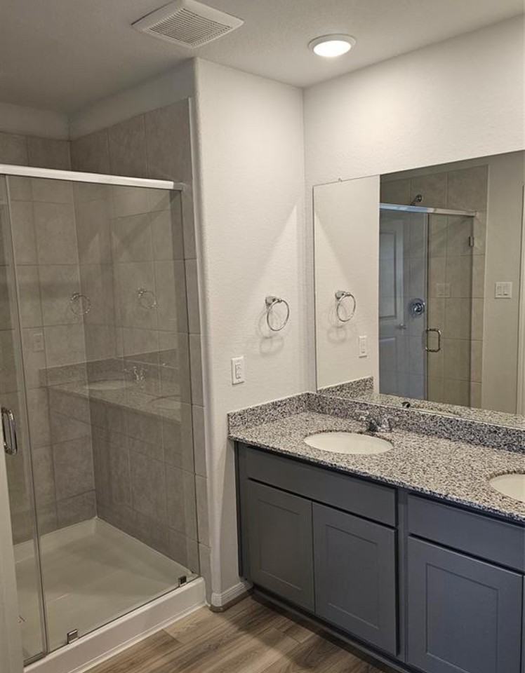 18830 Glenwood Chase Ct #18830 - Photo 2 of 8