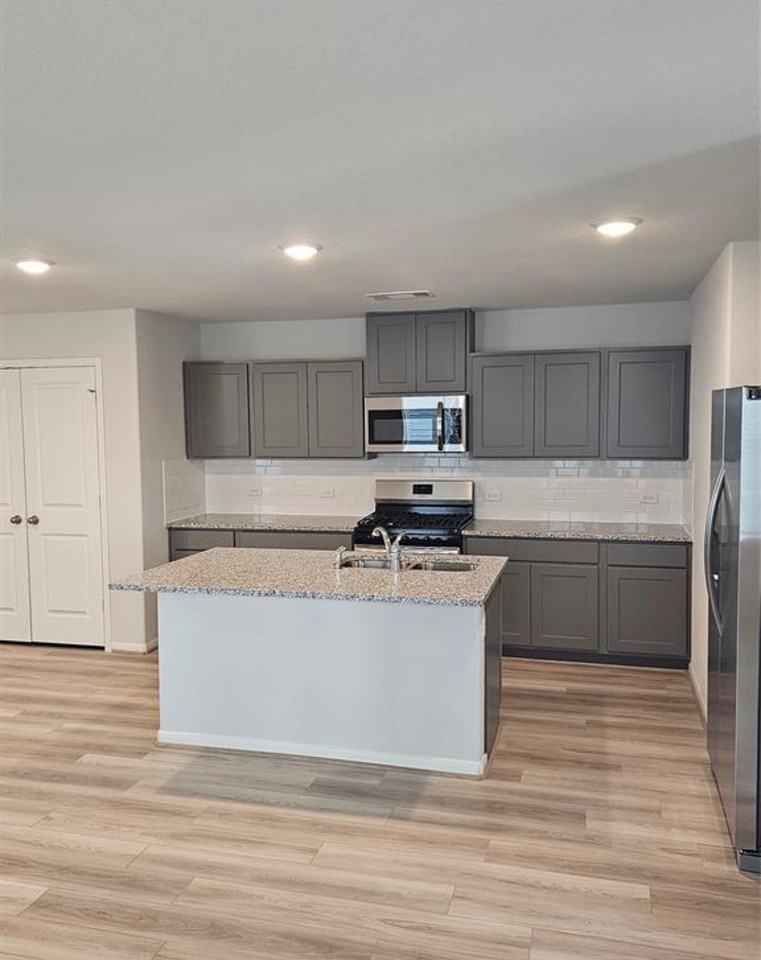 18830 Glenwood Chase Ct #18830 - Photo 5 of 8