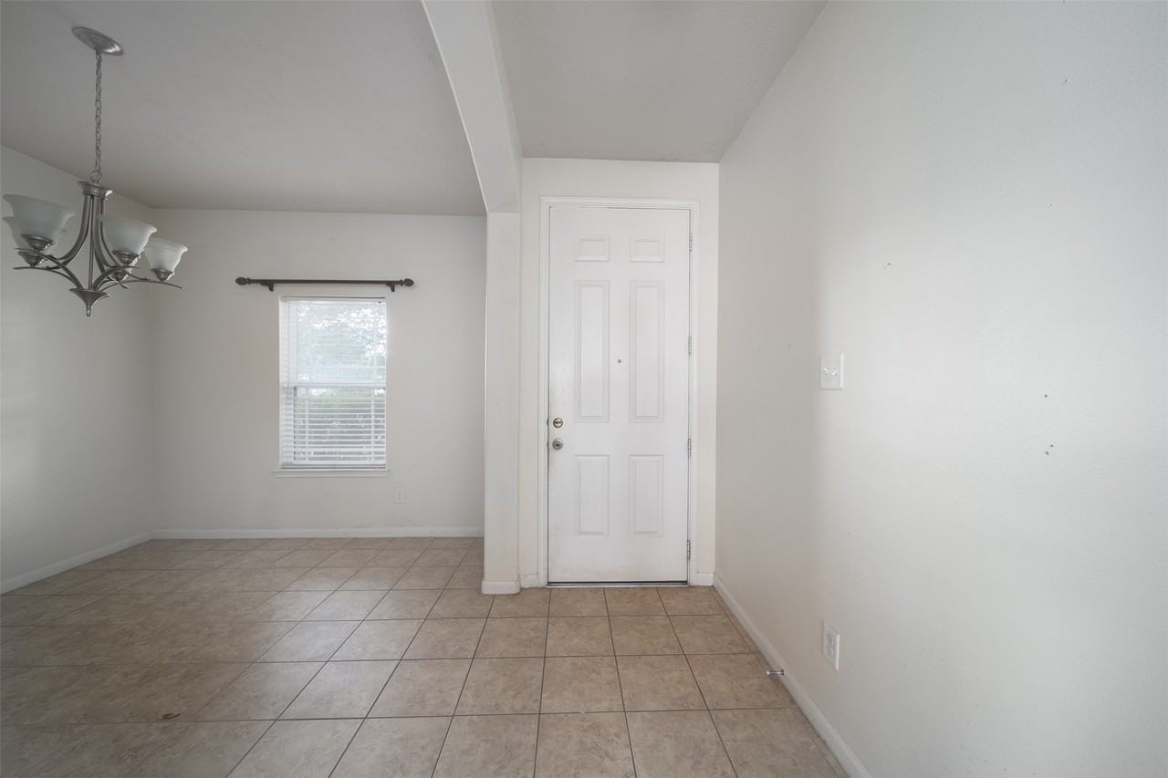 19543 Otter Trail Court #19543 - Photo 2 of 25